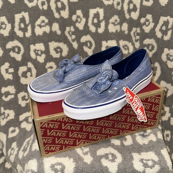 Vans Slip-On Chambray Blue Knot Tie Sneakers New 🆕 & Never Worn 😍 - Picture 3 of 17